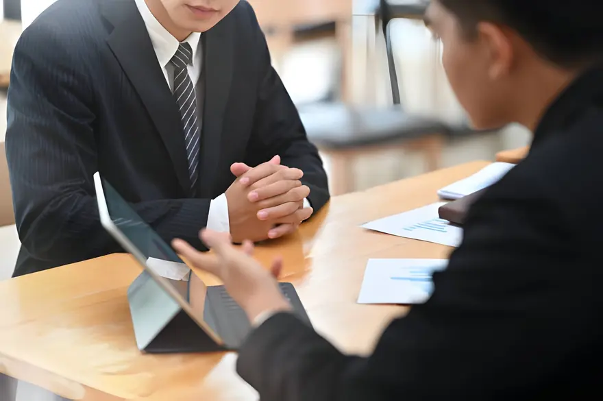 Tìm hiểu chi phí luật sư tiếng Nhật tại Việt Nam. Y&P tư vấn các cách tính phí theo giờ, theo vụ việc và tư vấn thường xuyên hiệu quả cho doanh nghiệp Nhật Bản.