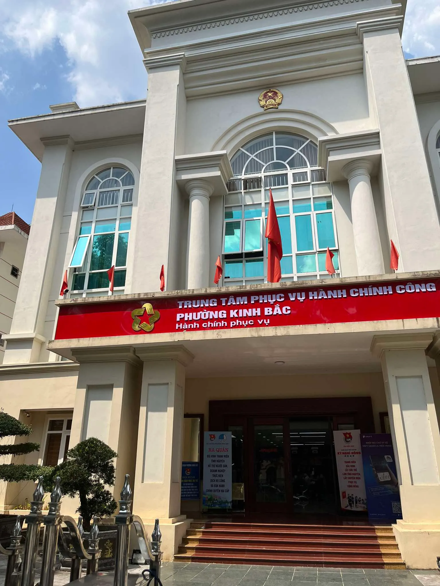 Đến UBND phường Kinh Bắc để thực hiện quy trình đăng ký kết hôn