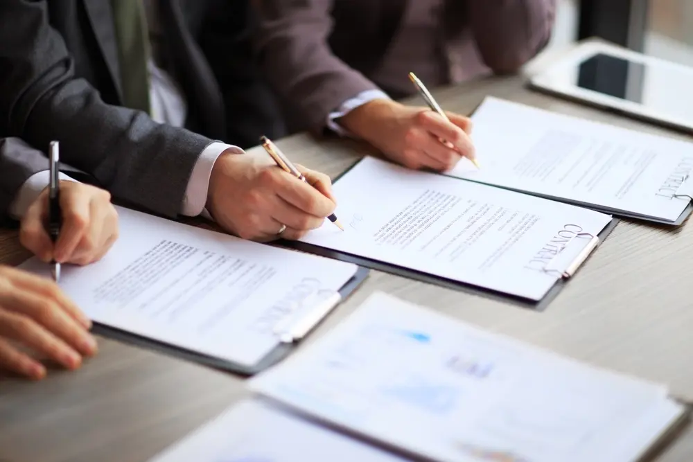 Dịch vụ Pháp chế thuê ngoài rà soát hợp đồng cho khách Dịch vụ Pháp chế thuê ngoài rà soát hợp đồng cho khách