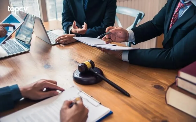 Đội ngũ pháp chế thuê ngoài