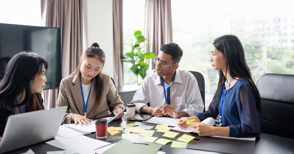 Khách hàng tìm hiểu tư vấn pháp luật thường xuyên