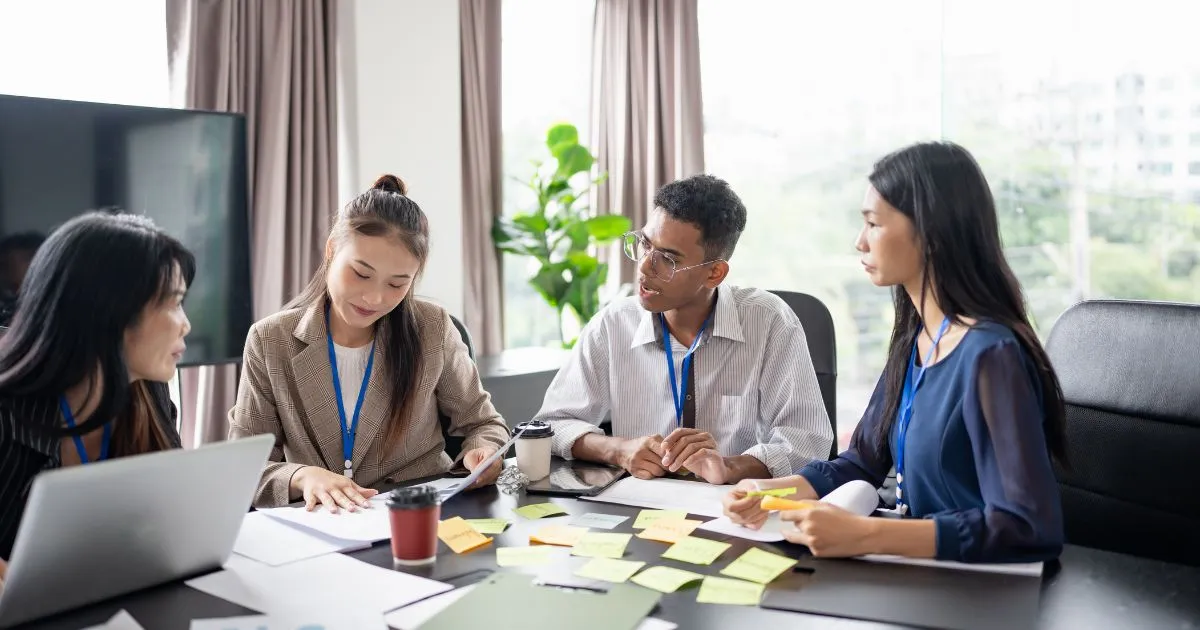 Khách hàng tìm hiểu tư vấn pháp luật thường xuyên Khách hàng tìm hiểu tư vấn pháp luật thường xuyên