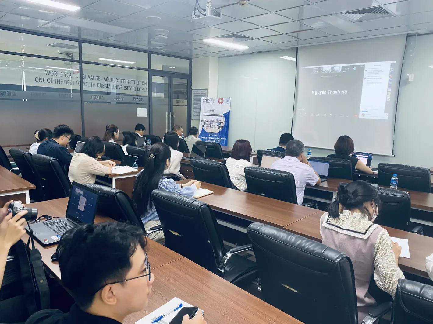 Khóa bồi dưỡng kỹ năng soạn hợp đồng thương mại Khóa bồi dưỡng kỹ năng soạn hợp đồng thương mại