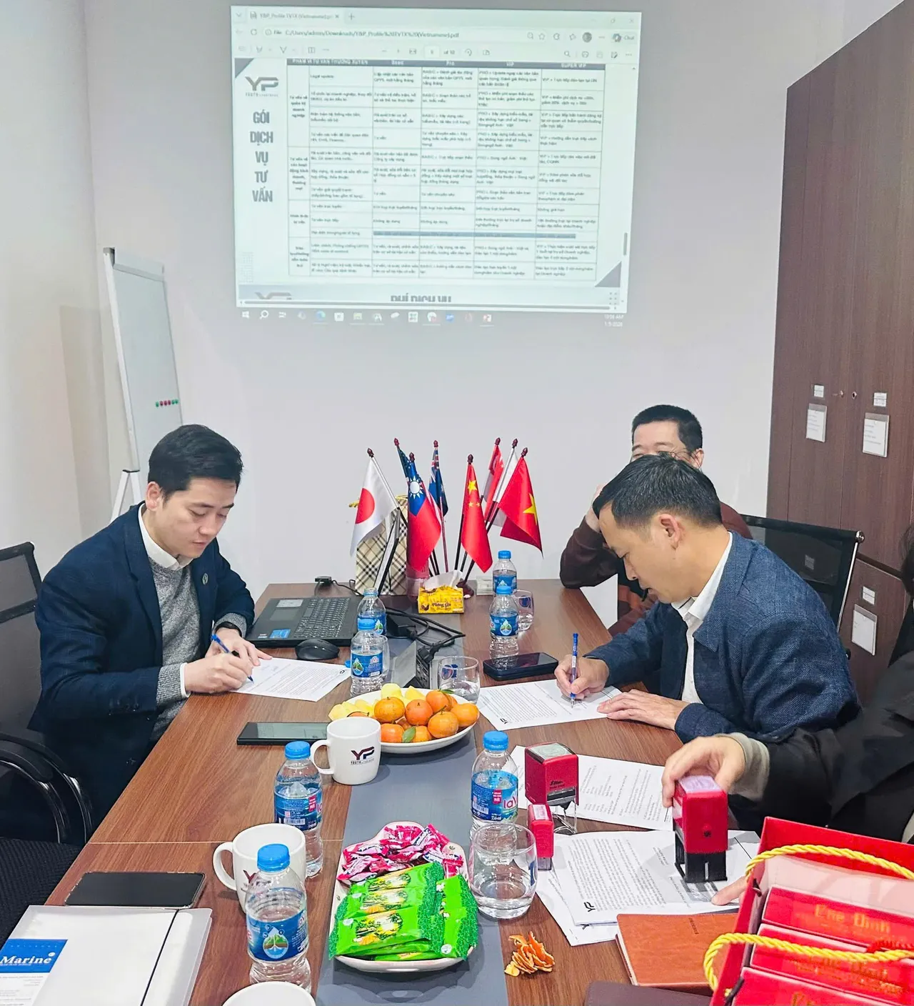 Lễ ký kết hợp đồng dịch vụ tư vấn thường xuyên