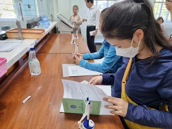 Luật BHXH 2024 - đối tượng bắt buộc: vai trò của việc ký hợp đồng lao động