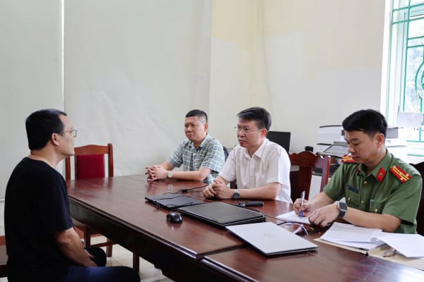 Luật sư bảo vệ quyền lợi cho bị hại cùng công an tỉnh Phú Thọ làm việc