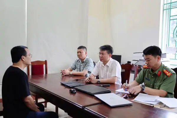 Luật sư bảo vệ quyền lợi cho bị hại cùng công an tỉnh Phú Thọ làm việc Luật sư bảo vệ quyền lợi cho bị hại cùng công an tỉnh Phú Thọ làm việc
