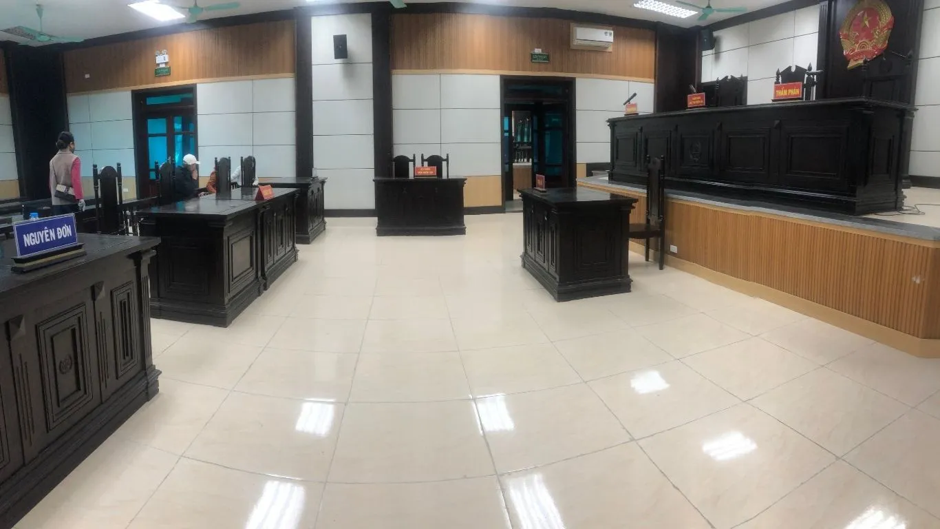 Luật sư của Văn phòng Luật sư tại Tuyên Quang đến tham gia phiên tòa xét xử