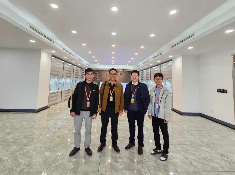 Luật sư đến trụ sở làm việc trong quy trình tư vấn pháp luật thường xuyên Luật sư đến trụ sở làm việc trong quy trình tư vấn pháp luật thường xuyên
