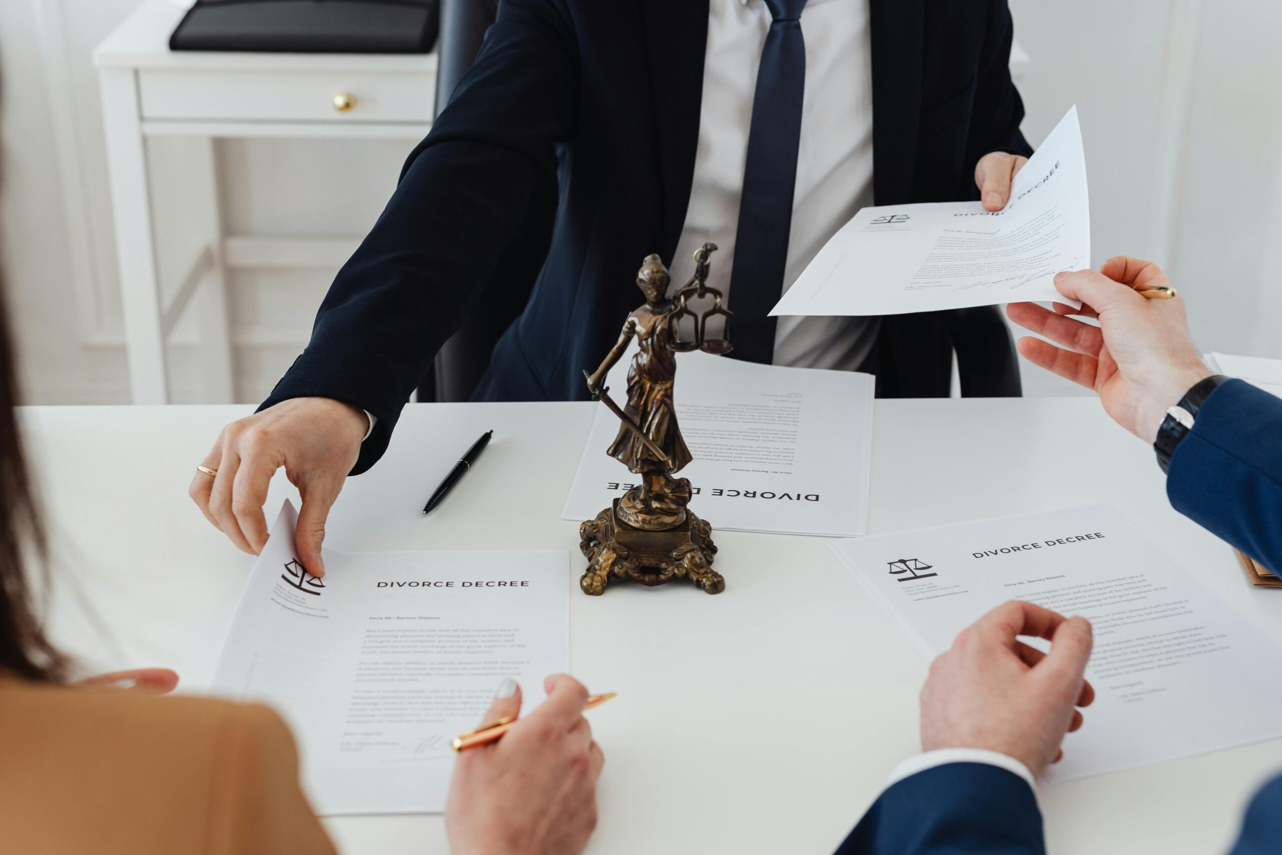 Luật sư ly hôn tại xã Đồng Việt, tỉnh Bắc Ninh – Y&P Law Firm tư vấn và giải quyết ly hôn nhanh chóng, bảo vệ quyền lợi tài sản, con cái và nghĩa vụ pháp lý