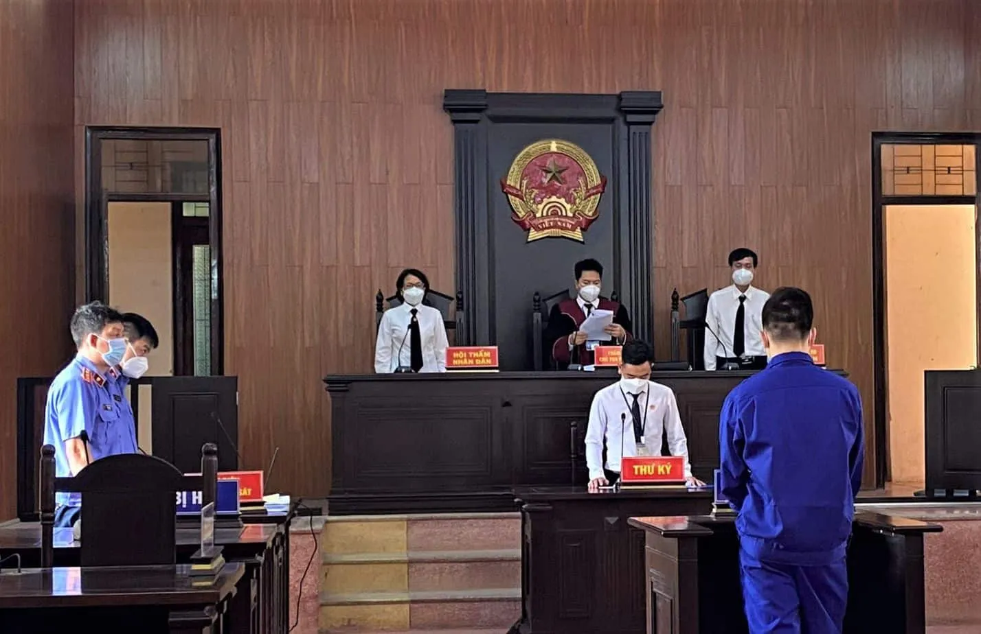 Luật sư tại văn phòng luật sư Thái Nguyên tham gia phiên tòa xét xử