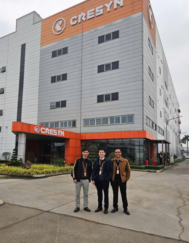 Luật sư Y&P làm việc tại trụ sở khách hàng tư vấn pháp luật thường xuyên Cresyn Hà Nội