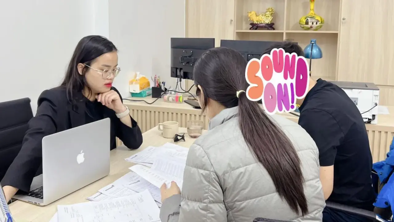 Luật sư YP Law Firm đang tư vấn pháp lý cho người Trung Quốc về thủ tục ly hôn Luật sư YP Law Firm đang tư vấn pháp lý cho người Trung Quốc về thủ tục ly hôn