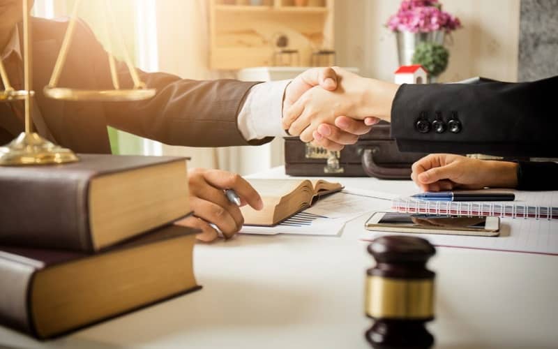 Pháp chế thuê ngoài - Giải pháp pháp lý toàn diện cho doanh nghiệp