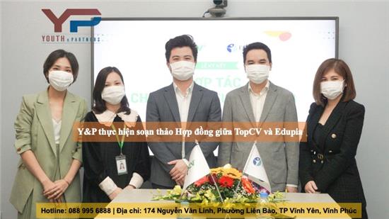Thực hiện soạn thảo Hợp đồng cho khách hàng tư vấn pháp luật thường xuyên TopCV năm 2022