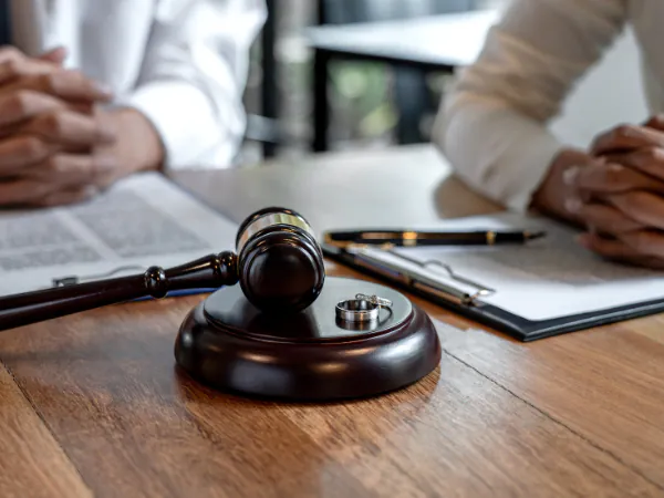 Vợ có được ly hôn khi chồng ngoại tình không?