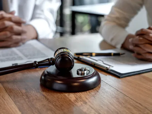 Vợ có được ly hôn khi chồng ngoại tình không?