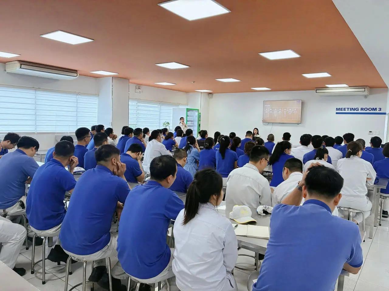 Y&P đào tạo pháp luật cho khách hàng tư vấn thường xuyên Y&P đào tạo pháp luật cho khách hàng tư vấn thường xuyên